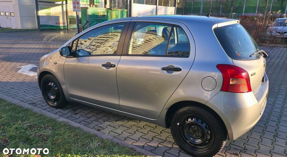 Toyota Yaris - 5