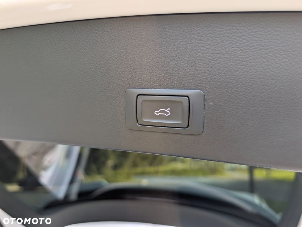 Audi A6 Avant 2.0 TDI Ultra S tronic - 24