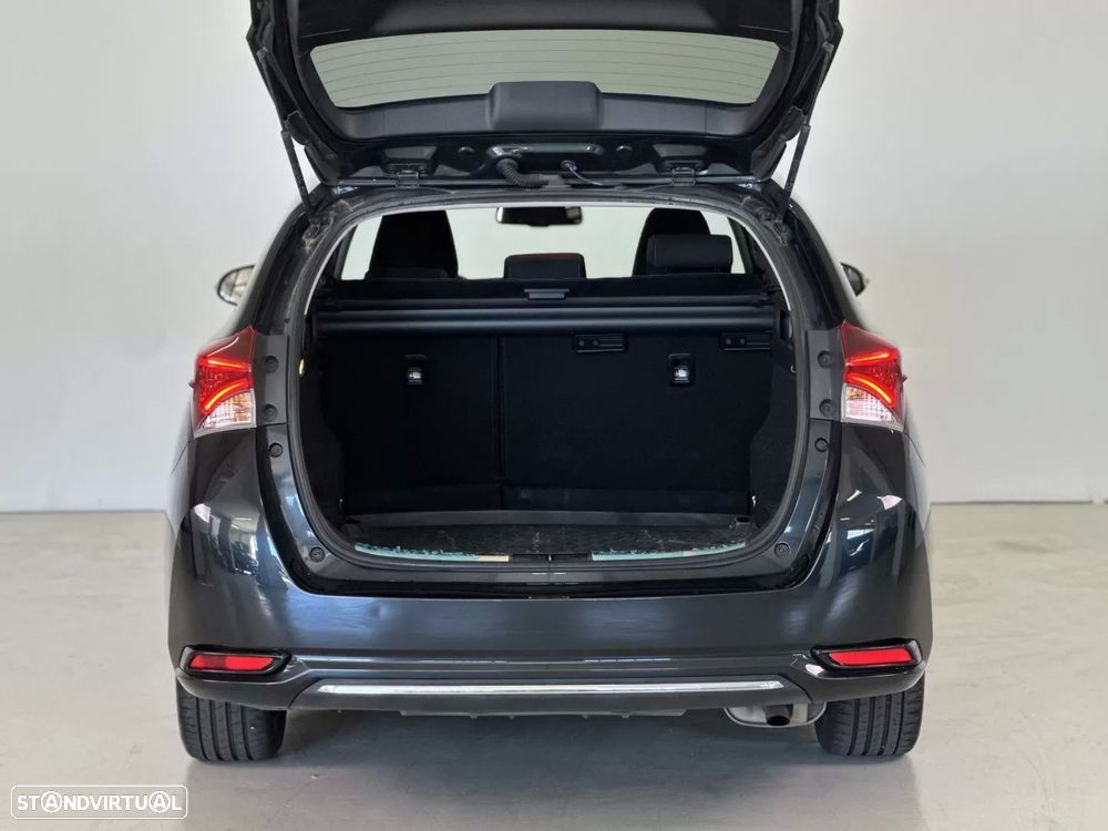 Toyota Auris Touring Sports 1.8 HSD Comfort +P.Techno+P.Sport - 20