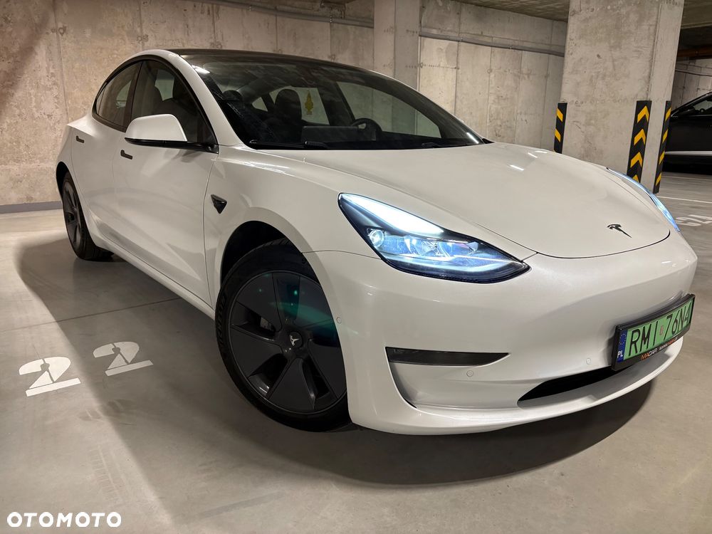 Tesla Model 3 - 1