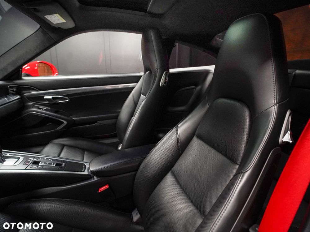 Porsche 911 Carrera S PDK - 23
