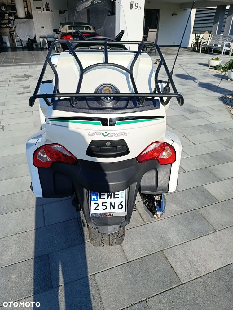 Can-Am Spyder - 6