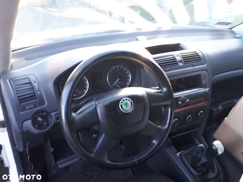 SKODA OCTAVIA II LIFT KOMBI 08-13 1.9 TDI KRATKA NAWIEWU PRAWA LEWA ŚRODKOWA - 1