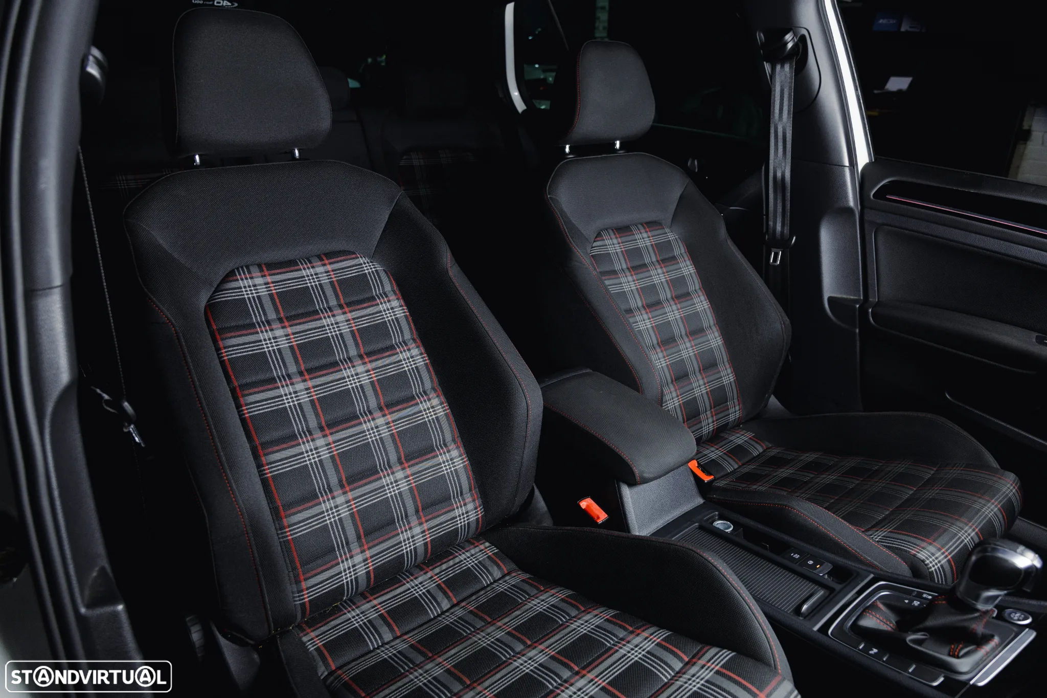 VW Golf 2.0 TSi GTi DSG Performance - 14