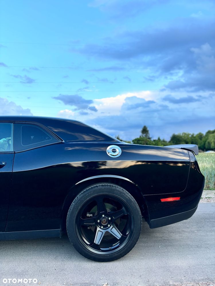 Dodge Challenger - 6
