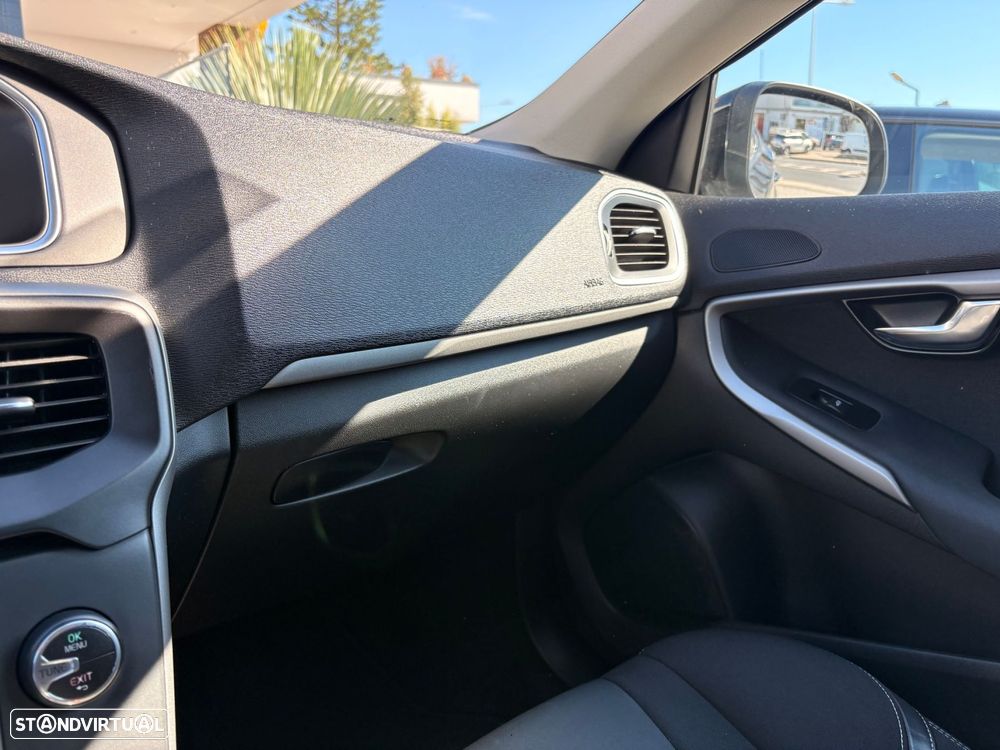 Volvo V40 2.0 D2 Inscription - 34