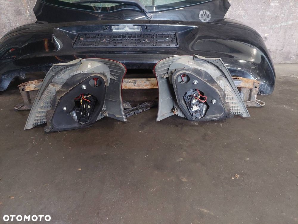 KOMPLETNY TYŁ KLAPA BAGAŻNIKA ZDERZAK TYŁ LAMPY TOYOTA YARIS II LIFT 209 - 3