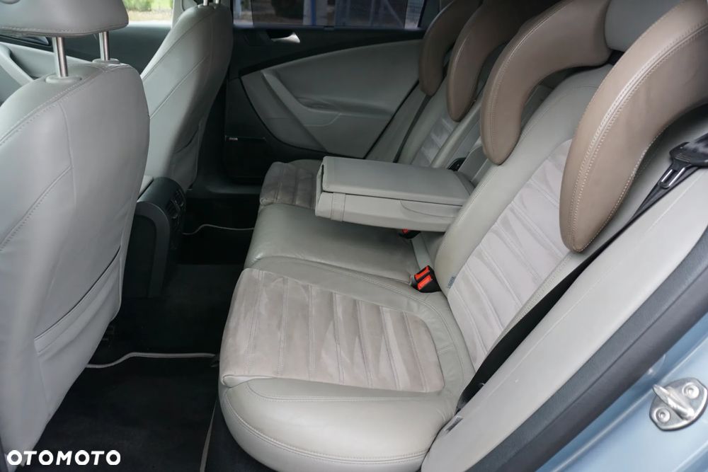 Volkswagen Passat 3.2 V6 FSI 4Mot Highline DSG - 12