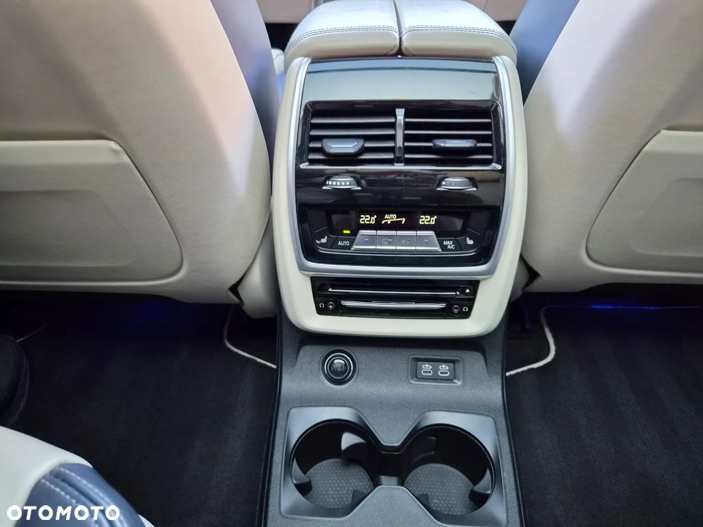 BMW X7 M50d sport - 16