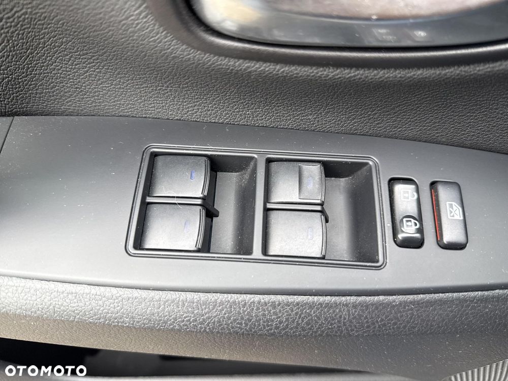 Toyota Avensis 1.8 Premium MS - 22