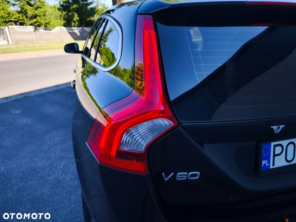 Volvo V60 D3 R-Design - 7