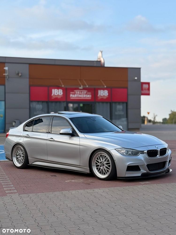 BMW Seria 3 328i Sport Line - 13