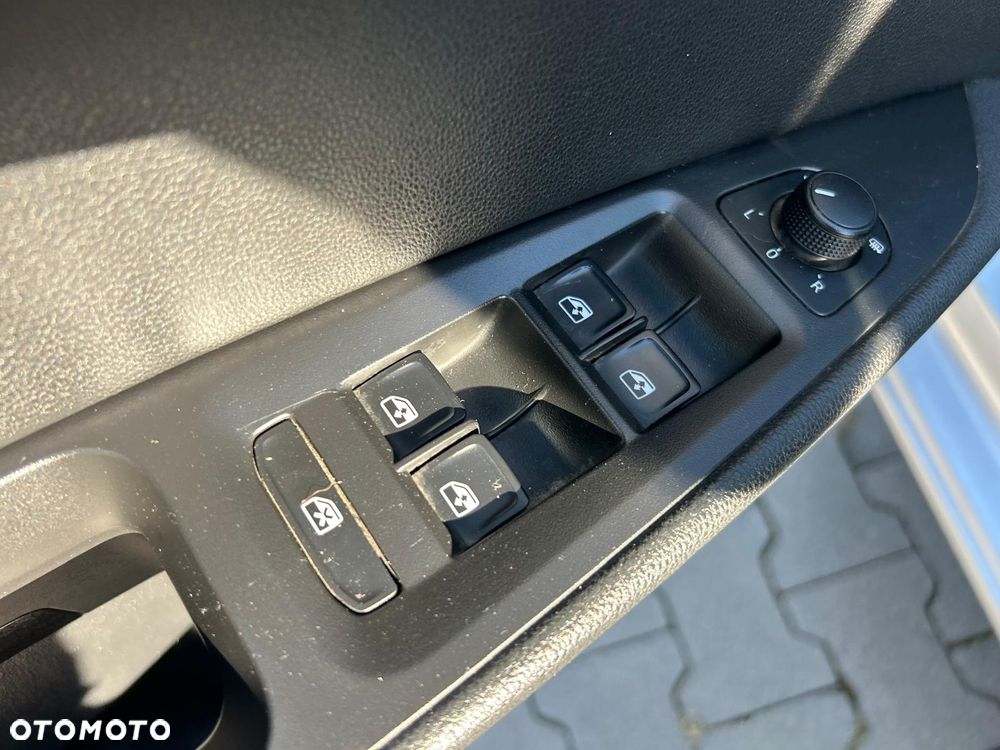 Seat Leon 1.6 TDI Style S&S DSG - 36