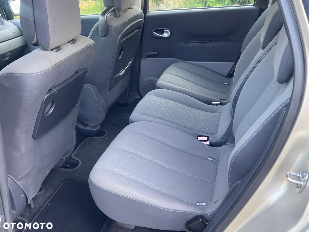 Renault Scenic 1.6 16V 110 Authentique - 11