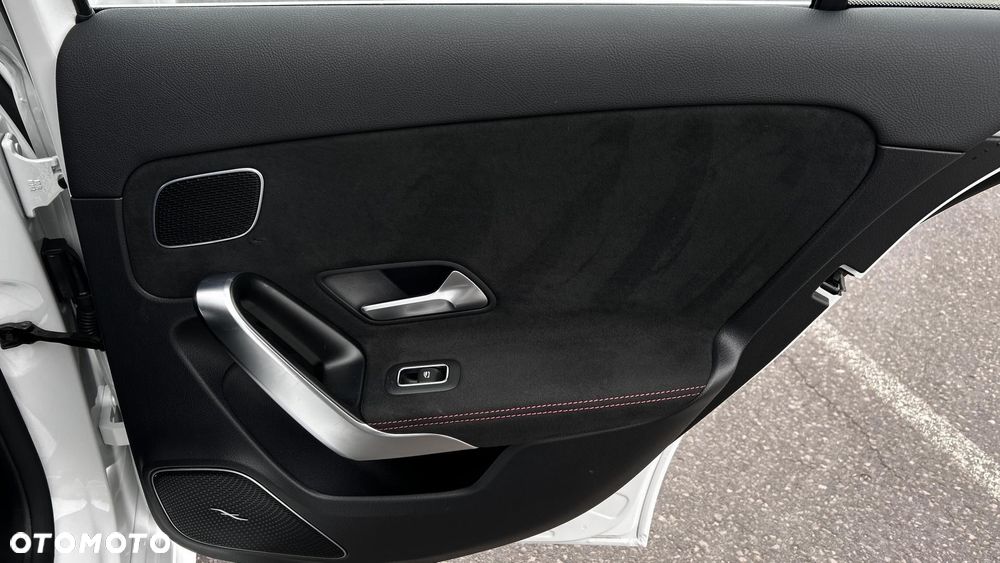 Mercedes-Benz Klasa A 220 4-Matic AMG Line 8G-DCT - 27
