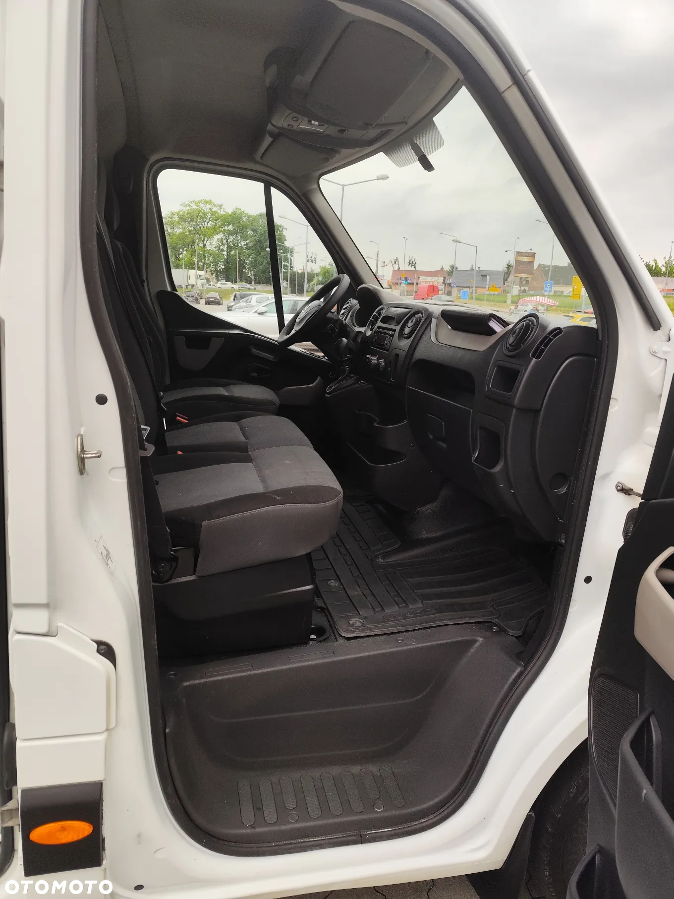 Nissan nv400 - 17