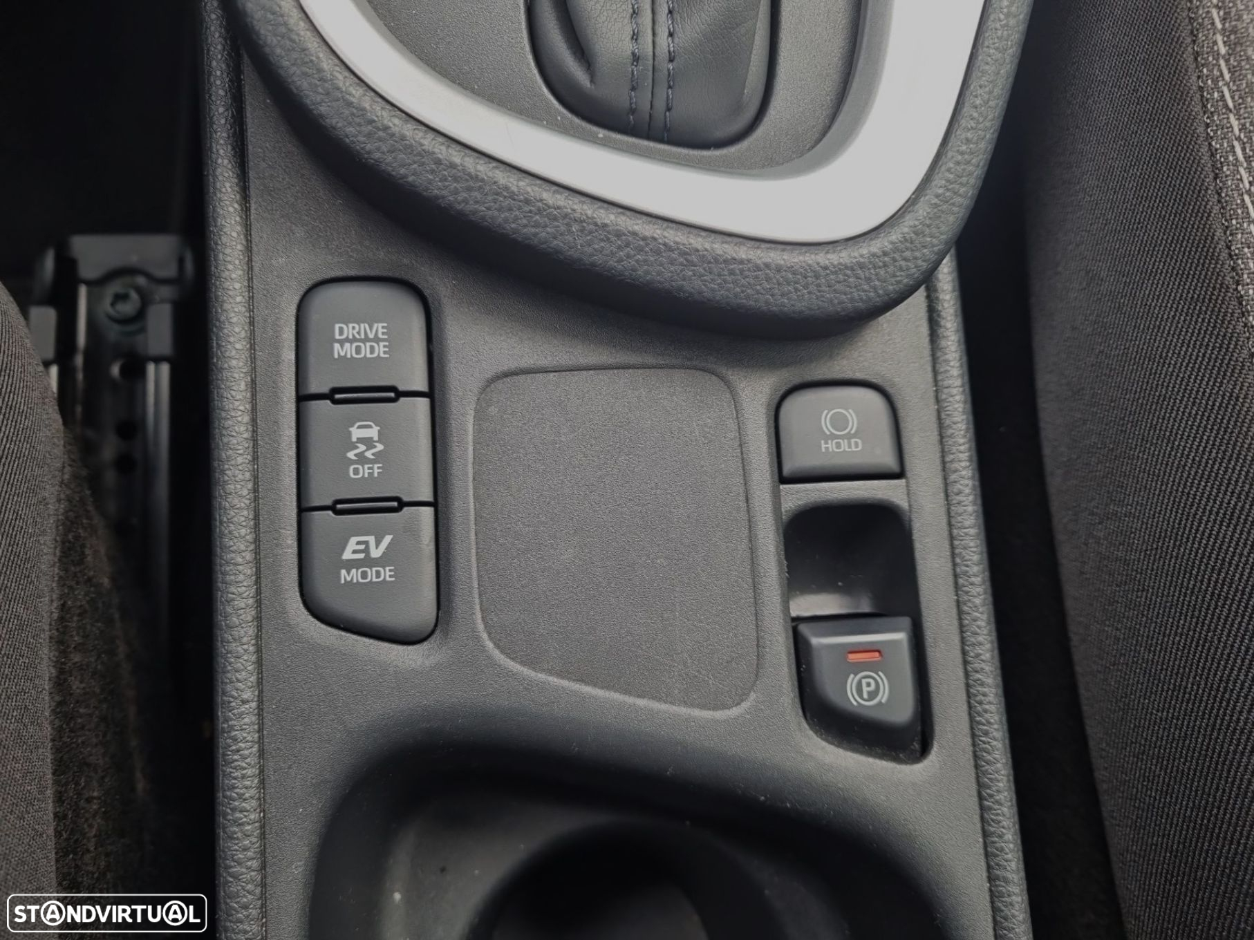 Toyota Yaris Cross 1.5 HDF Comfort Plus - 23