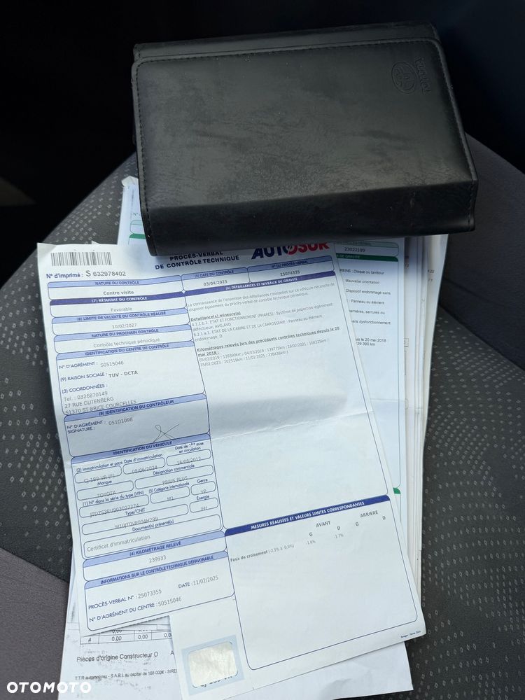 Toyota Prius+ (Hybrid) Executive - 35