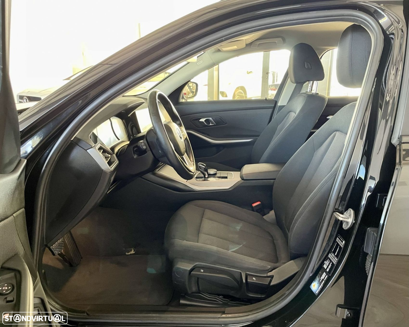 BMW 318 d Touring Auto - 11