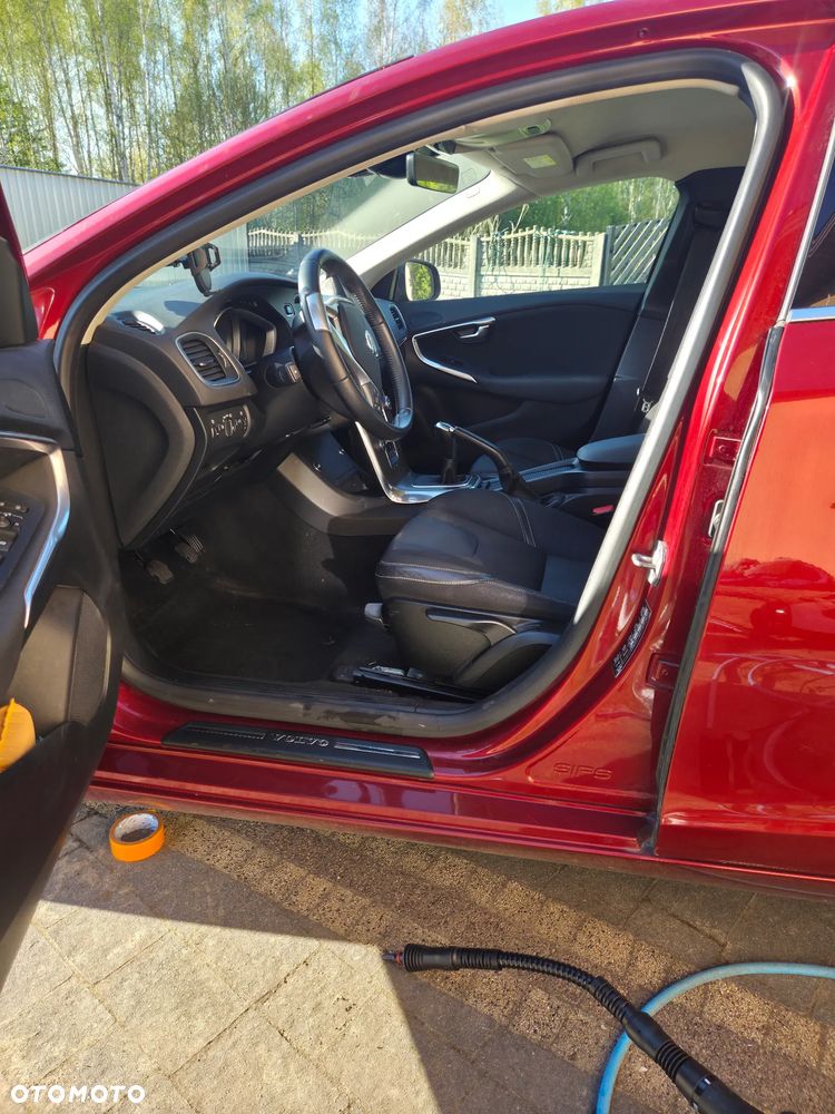 Volvo V40 D2 Drive-E Momentum - 8