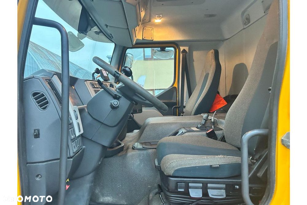 Volvo FE320 6X2*4 EURO6 + BOX VIBRATION - 18