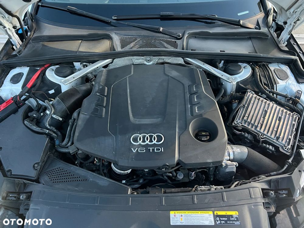 Audi A4 Avant 45 TDI quattro tiptronic S line - 29
