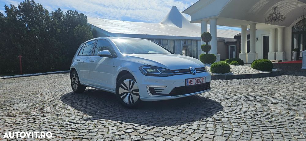 Volkswagen e-Golf - 15