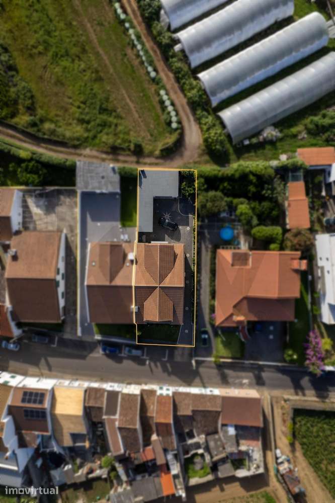 Moradia com 4 quartos,1 suíte, cozinha renovada e totalmente equipada, - Grande imagem: 4/40