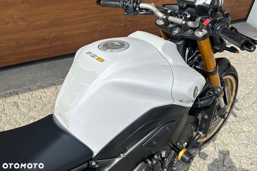 Yamaha FZ8 - 9