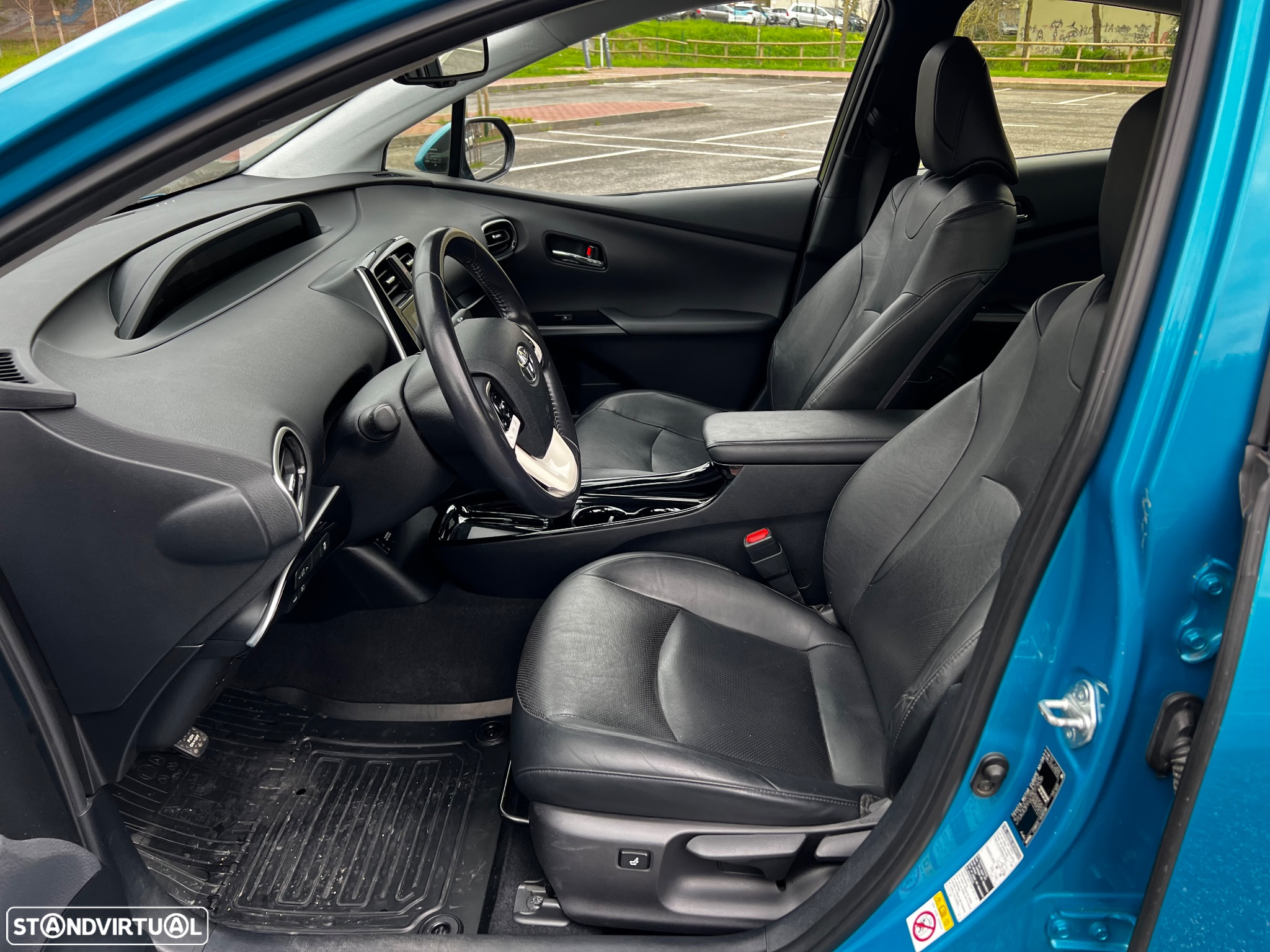 Toyota Prius 1.8 Plug-In Luxury Pele - 10