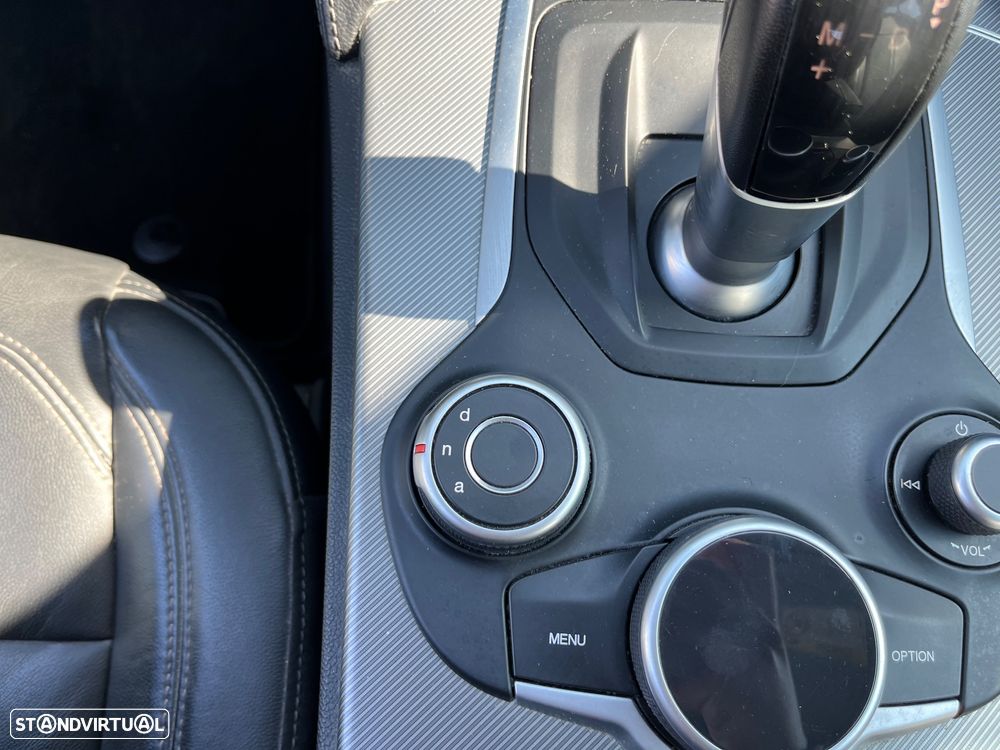 Alfa Romeo Stelvio 2.2 D Super AT8 - 37