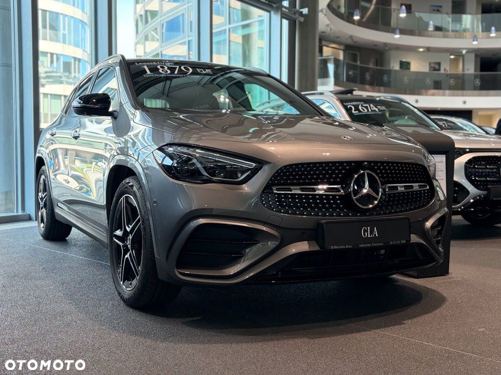 Mercedes-Benz GLA - 2