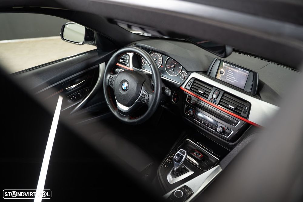 BMW 320 d Auto Line Sport - 13