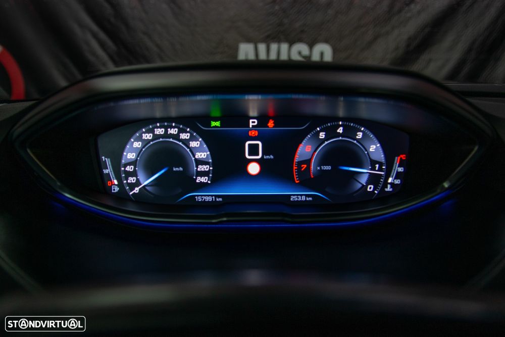 Peugeot 3008 1.2 PureTech Allure EAT8 - 8