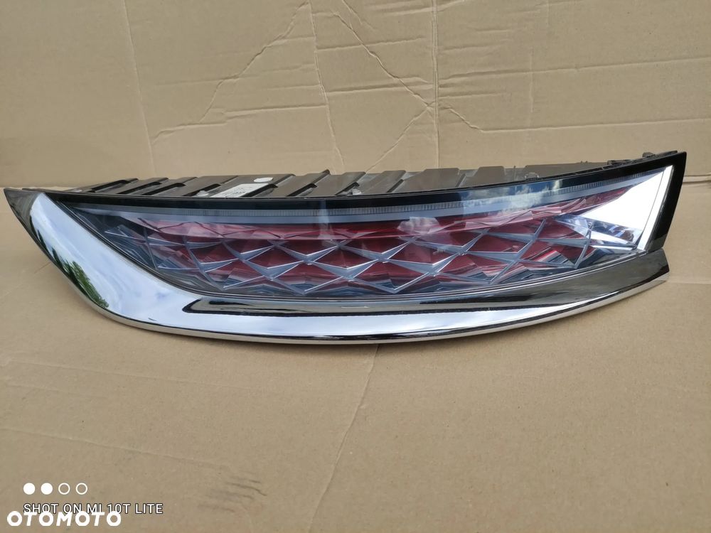 LAMPA PRAWA TYŁ LED VISION DS7 CROSSBACK