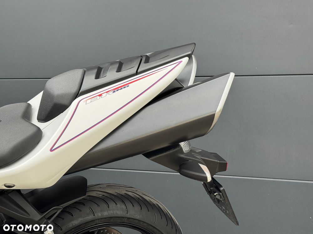 Suzuki GSX - 18