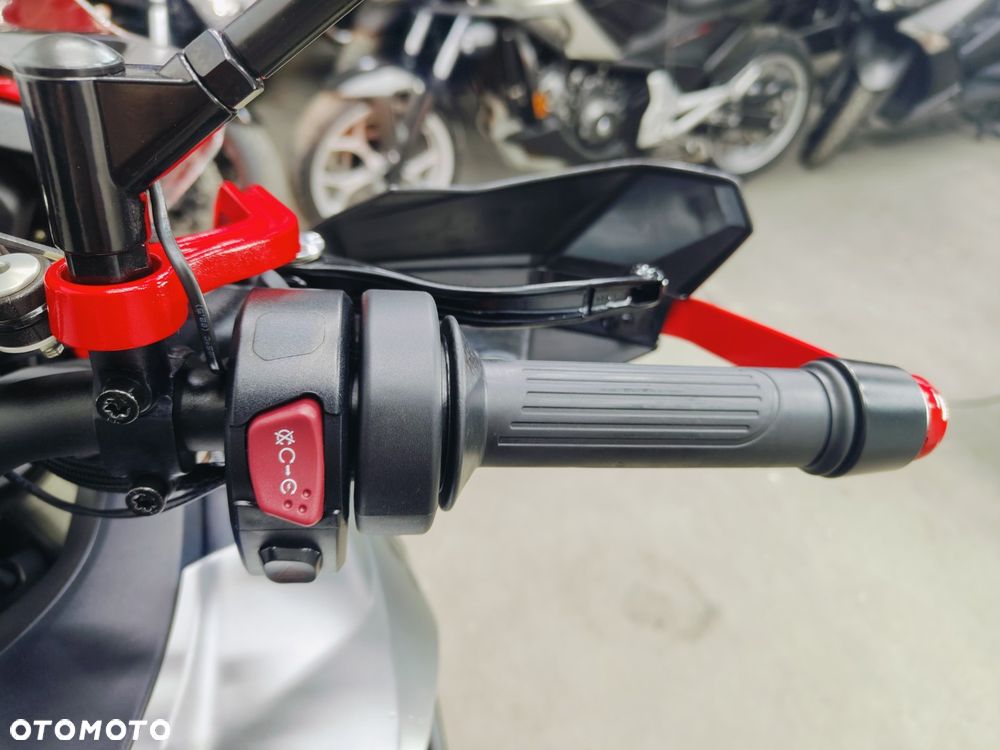QJMOTOR 900 SX - 15
