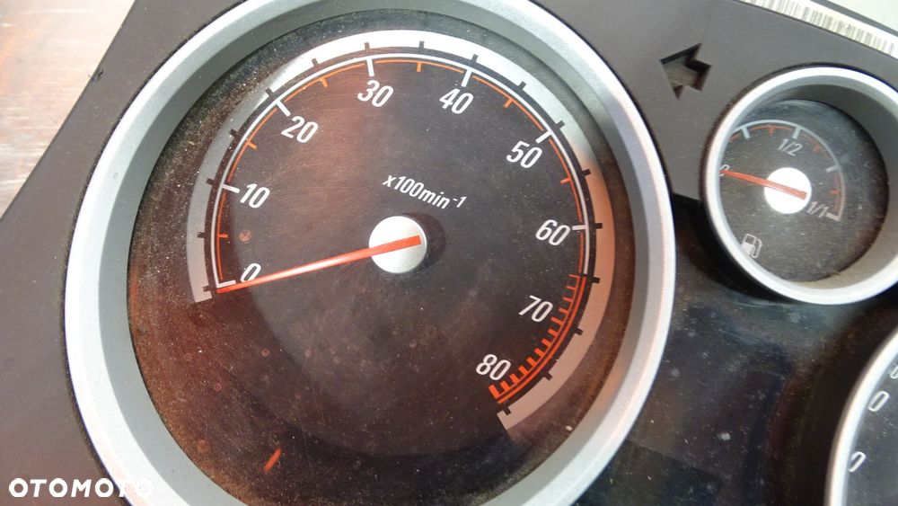 LICZNIK OPEL ASTRA H GTC 2.0T 13216674 - 3