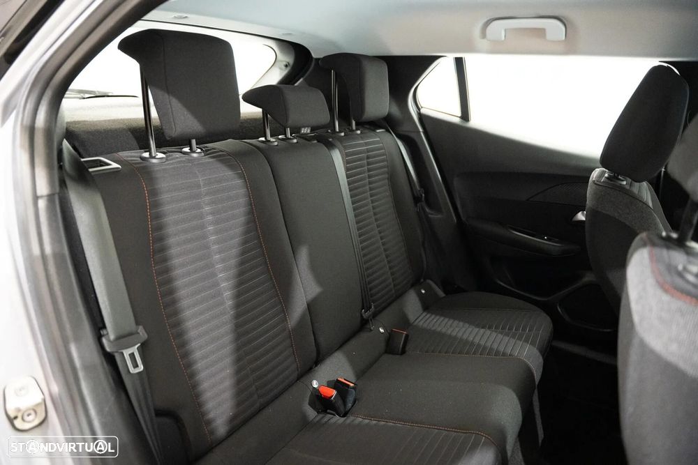 Peugeot 2008 1.2 PureTech Active EAT8 - 28