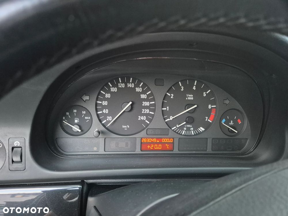 BMW Seria 5 520i - 9