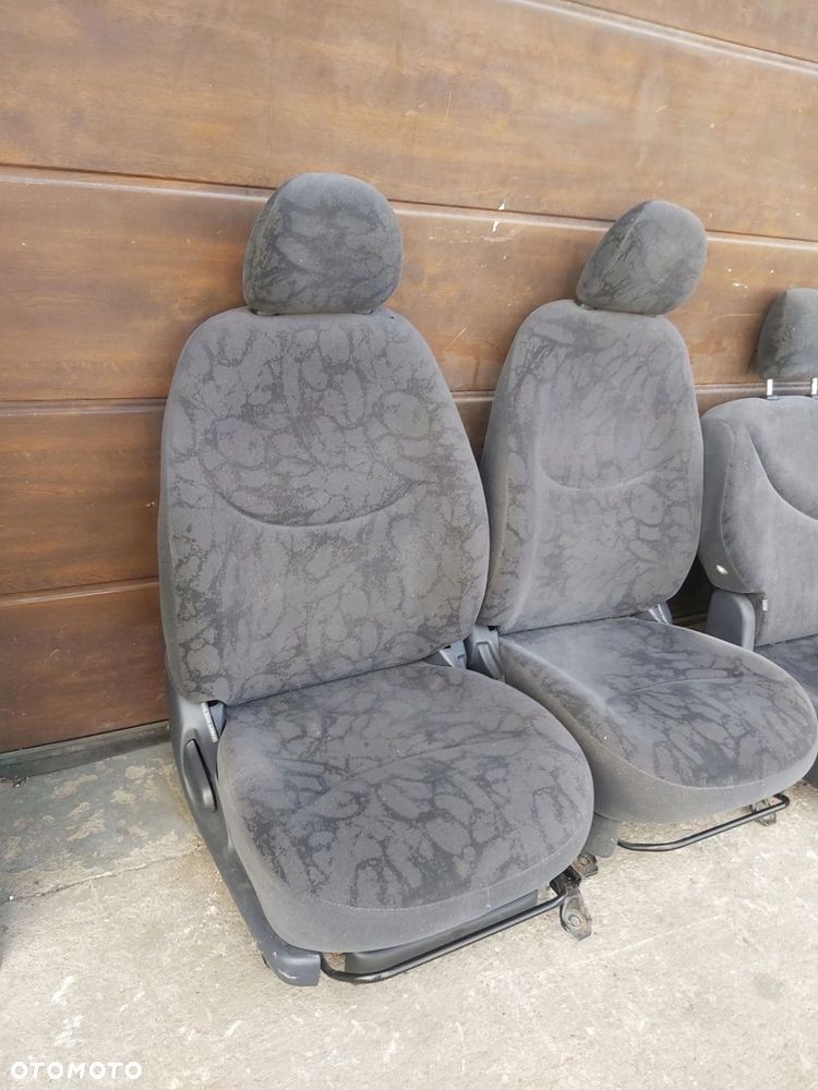 Toyota Yaris I fotel lewy prawy przód tył kanapa 3D JAPONIA - 3
