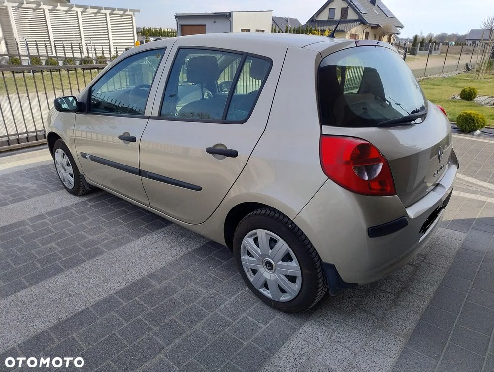 Renault Clio 1.2 16V Alize - 4