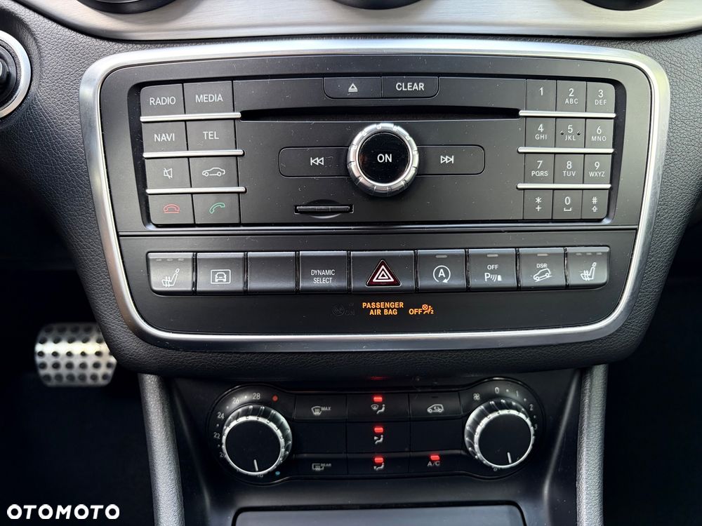 Mercedes-Benz GLA 250 4-Matic AMG Line - 18