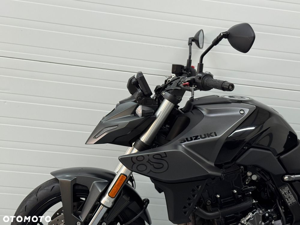 Suzuki GSX - 20