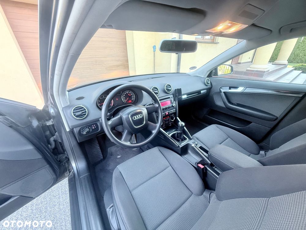 Audi A3 Sportback 1.6 Ambiente - 8