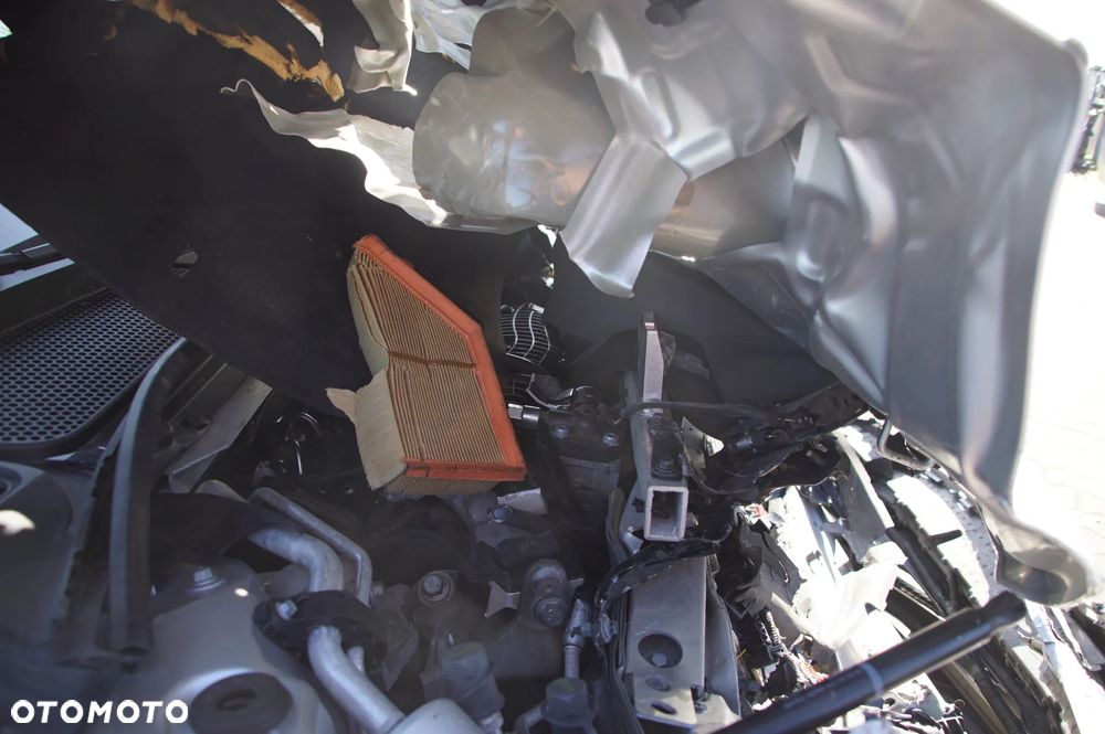 Auto na części - Volvo V60 II 2.0 D3 150 KM D4204T16 TG-81SC 711 2019R Silnik Skrzynia Drzwi Klapa Zderzak Lampa Lusterko Szyba Szyberdach Panorama Deska Kokpit Sterownik Moduł Czujnik Licznik Wyświetlacz Kierownica - 20