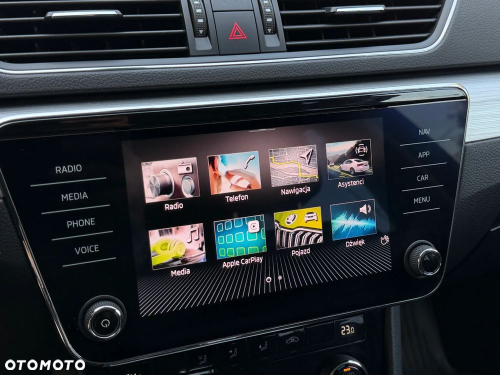 Skoda Superb 2.0 TDI SCR Ambition DSG - 21