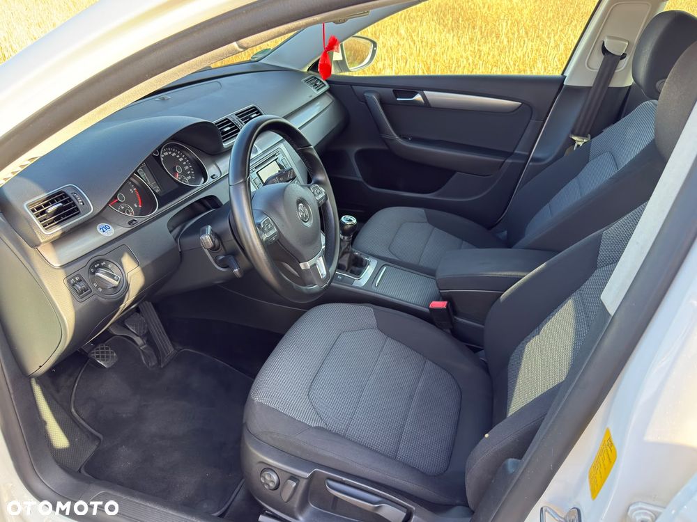 Volkswagen Passat 2.0 TDI BlueMotion Technology Highline - 16