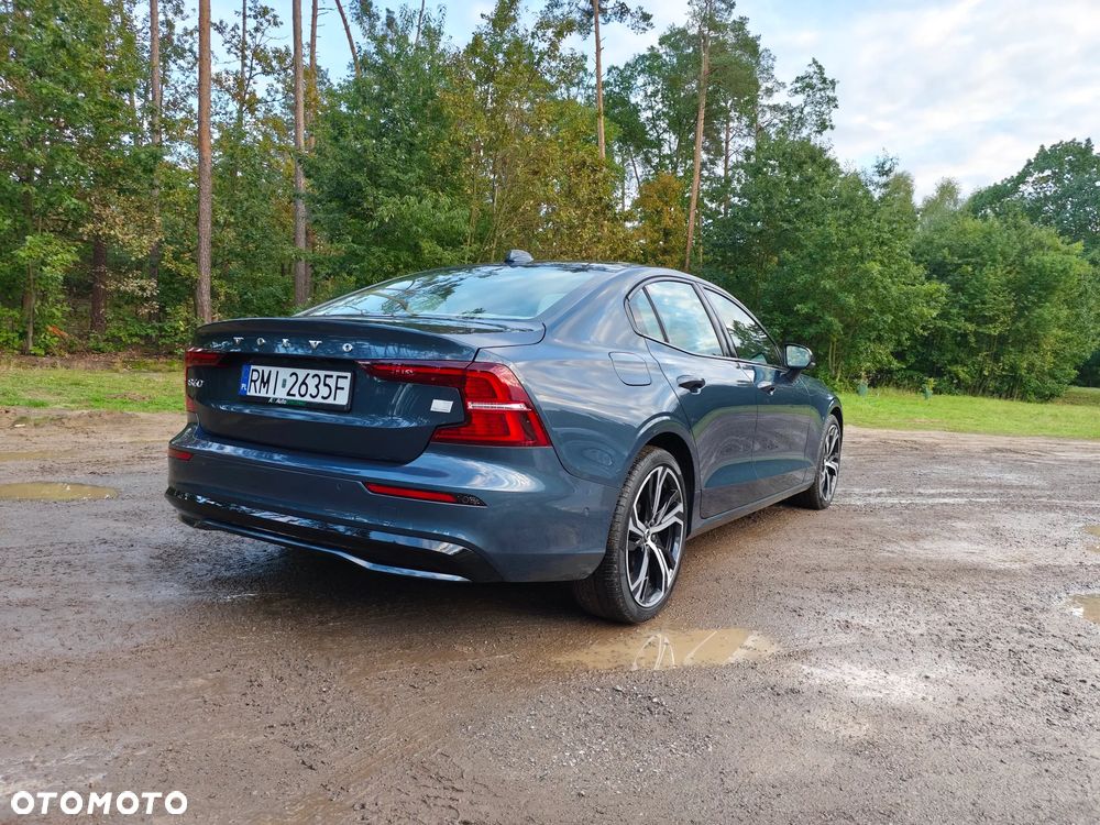 Volvo S60 T8 Recharge AWD Plus Dark - 4