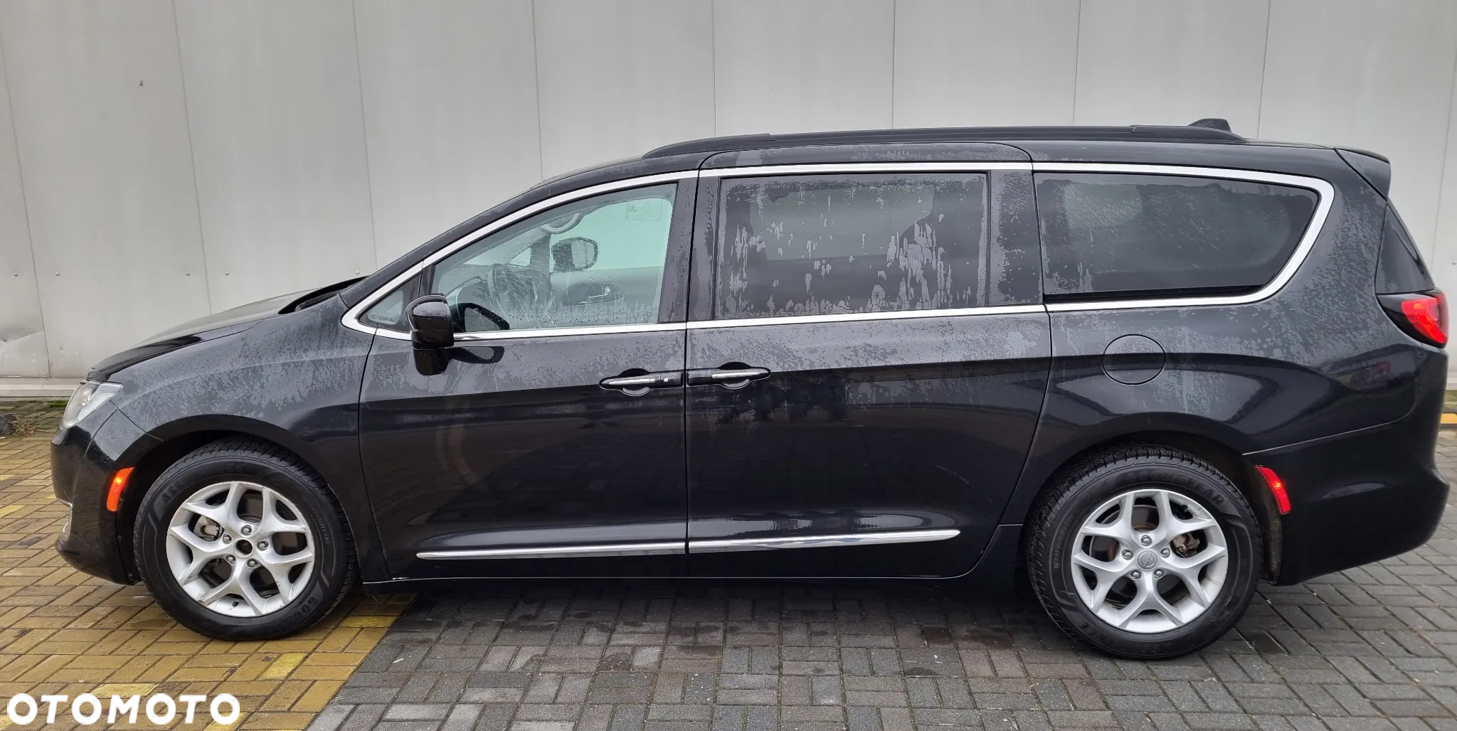 Chrysler Pacifica - 9